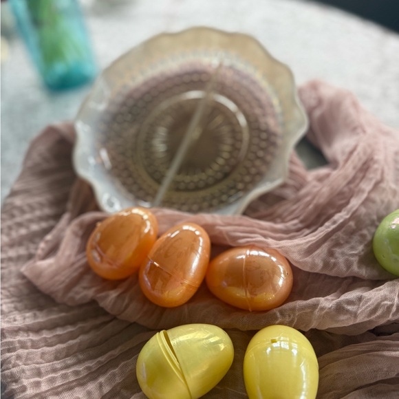 Vintage Hobnail Milk Glass Divided Candy Dish Opalescent White Relish Bowl - Picture 4 of 4